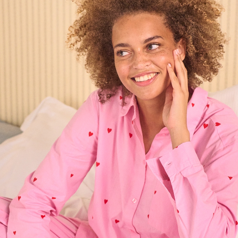 Girl i valentines shirt